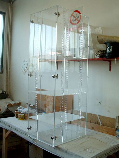 Grande-vetrina-verticale-co