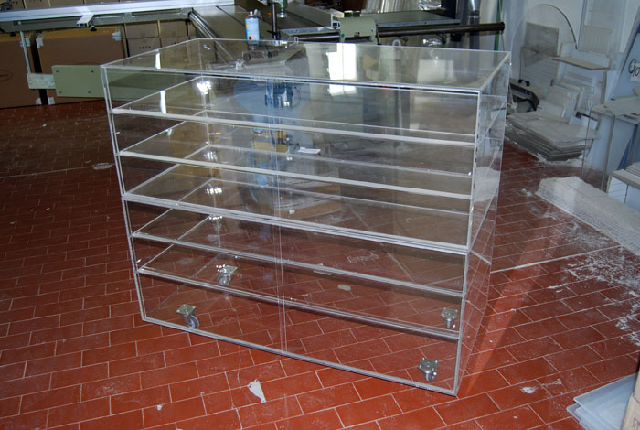 vetrina-modulare-su-ruote-6