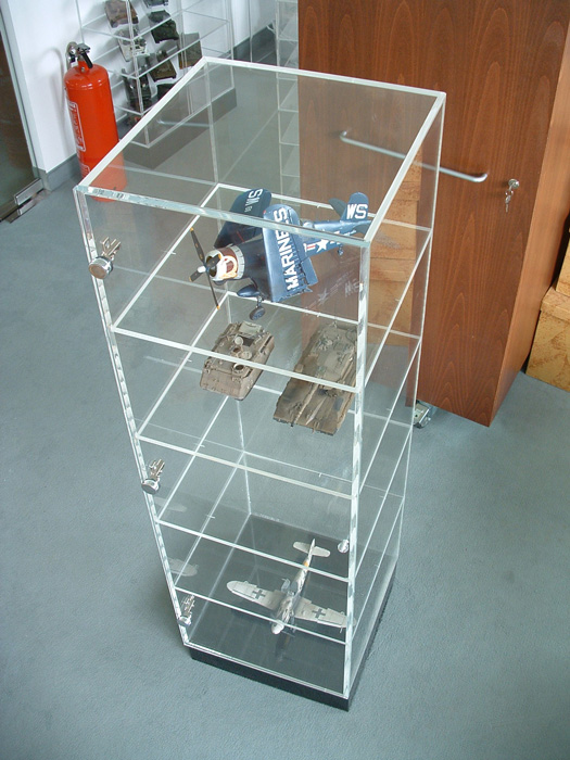 vetrina-torre-40x40-con-bas